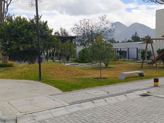Foto 27 de VENTA CASA EN POMASQUI CON PISCINA