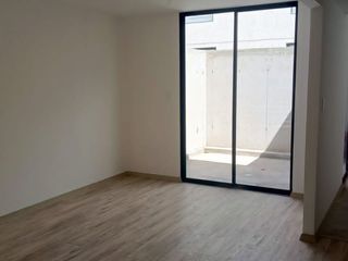 Foto 6 de VENTA CASA EN POMASQUI CON PISCINA