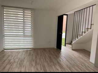 Foto 5 de VENTA CASA EN POMASQUI CON PISCINA