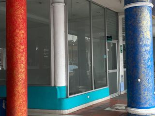 Foto 2 de rento local comercial av tsachilas