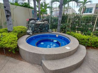 Foto 1 de Samborondon, Renta de Linda casa 4 dormitorios con Jacuzzi sin Muebles