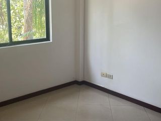 Foto 5 de Samborondon, Renta de Linda casa 4 dormitorios con Jacuzzi sin Muebles