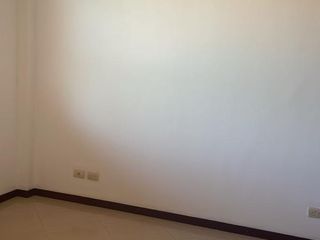 Foto 7 de Samborondon, Renta de Linda casa 4 dormitorios con Jacuzzi sin Muebles
