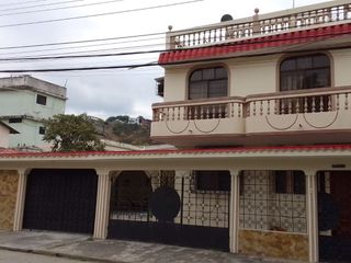 Foto 2 de En venta amplia casa en Bellavista Este.