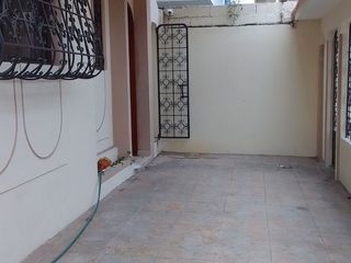 Foto 4 de En venta amplia casa en Bellavista Este.