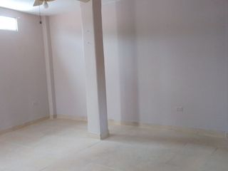 Foto 13 de En venta amplia casa en Bellavista Este.