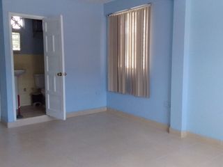 Foto 23 de En venta amplia casa en Bellavista Este.