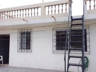 Foto 28 de En venta amplia casa en Bellavista Este.