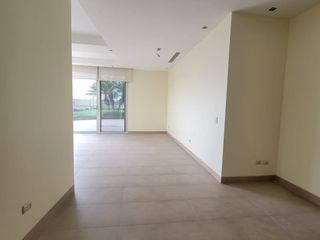 En venta exclusivo departamento ubicado en la urbanización Tenis Club, Edificio Río Porto.