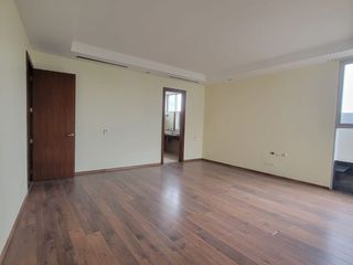 En venta exclusivo departamento ubicado en la urbanización Tenis Club, Edificio Río Porto.