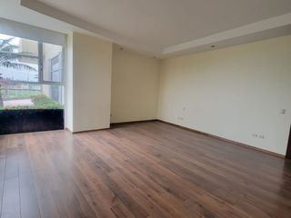 En venta exclusivo departamento ubicado en la urbanización Tenis Club, Edificio Río Porto.