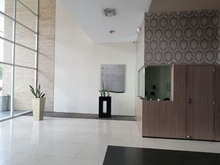 Foto 3 de En venta estratégica oficina amoblada de 75m2 en el Parque Empresarial Colón incluye parqueo