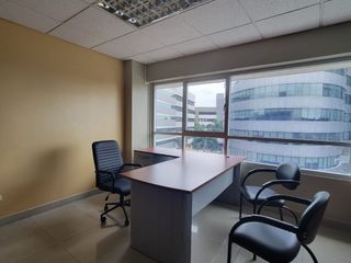 Foto 14 de En venta estratégica oficina amoblada de 75m2 en el Parque Empresarial Colón incluye parqueo