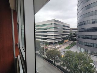 Foto 21 de En venta estratégica oficina amoblada de 75m2 en el Parque Empresarial Colón incluye parqueo