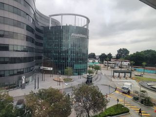 Foto 22 de En venta estratégica oficina amoblada de 75m2 en el Parque Empresarial Colón incluye parqueo