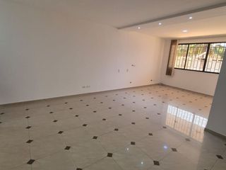 Departamento en Alquiler en Urdesa Central,  Planta Baja, 3 Habitaciones, 3 Baños, Garaje, Norte de Guayaquil.