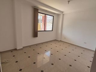 Departamento en Alquiler en Urdesa Central,  Planta Baja, 3 Habitaciones, 3 Baños, Garaje, Norte de Guayaquil.