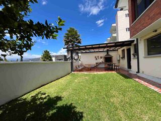 Foto 1 de CASADE VENTA SECTOR CUMBAYA