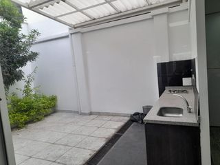 Foto 8 de CASA CASTELLANA  ADAPTADA PARA OFICINAS