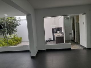 Foto 9 de CASA CASTELLANA  ADAPTADA PARA OFICINAS