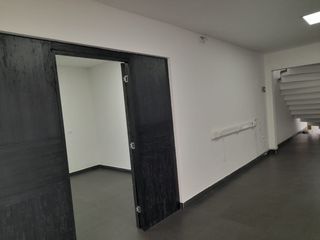 Foto 14 de CASA CASTELLANA  ADAPTADA PARA OFICINAS