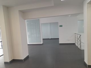 Foto 17 de CASA CASTELLANA  ADAPTADA PARA OFICINAS