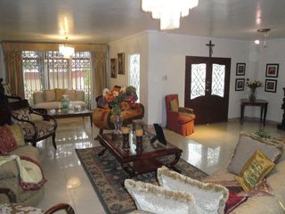 Foto 5 de Se vende amplia casa en la alborada 10ma etapa