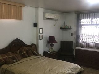 Foto 6 de Se vende amplia casa en la alborada 10ma etapa