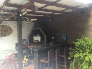 Foto 7 de Se vende amplia casa en la alborada 10ma etapa