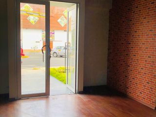Foto 4 de Local comercial  Av. Iquitos 2 Lince