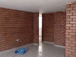 Foto 3 de SE VENDE CASA PARA INVERSION CON 6 DEPARTAMENTOS -  COMAS, AV. SAN FELIPE