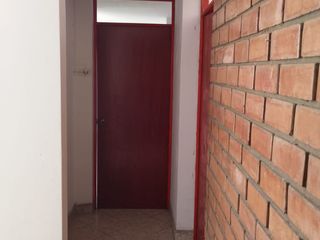 Foto 4 de SE VENDE CASA PARA INVERSION CON 6 DEPARTAMENTOS -  COMAS, AV. SAN FELIPE