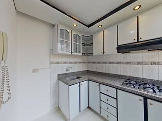 Venta - Apartamento Renovado Zona de Alta Valorización en Modelia Imperial Transversal 93 # 22d - 10 Piso 6