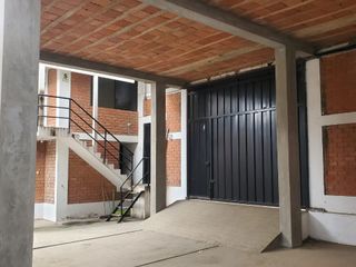 Foto 1 de ALQUILO LOCAL COMERCIAL EN EL CENTRO INDUSTRIAL LUCUMO LURIN