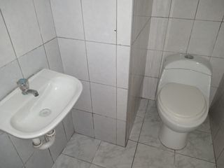 Foto 7 de Se Vende Casa Comercial, con Local, Oficinas, Departamentos y Cochera - Depósito, en Avenida Pastor Sevilla (Ruta C), Ovalo Cocharcas, Primer Sector,
