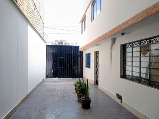Foto 2 de Se Vende Casa Comercial, con Local, Oficinas, Departamentos y Cochera - Depósito, en Avenida Pastor Sevilla (Ruta C), Ovalo Cocharcas, Primer Sector,