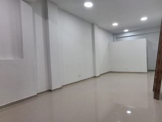 ALQUILO LOCAL COMERCIAL EN SJL-1ER PISO / 40 M²