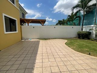 Foto 12 de Casa en venta Samborondón, Ciudadela Villa Real, sector UEES, Tornero