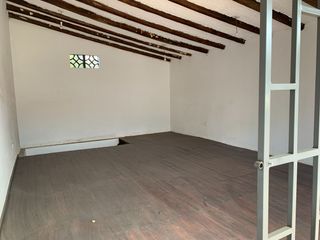 Foto 1 de Local de arriendo sobre la av. 10 de agosto y juan pablo sanz