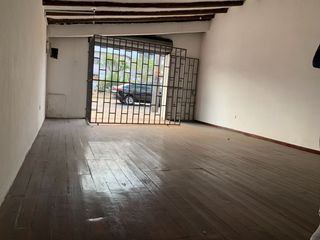 Foto 4 de Local de arriendo sobre la av. 10 de agosto y juan pablo sanz