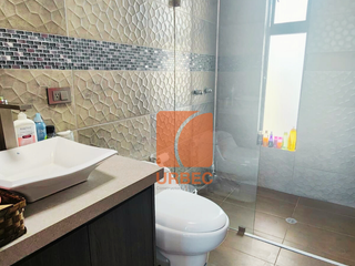 Foto 7 de Venta - Casa de venta sector Belisario Quevedo propiedad con estilo y prestigio para familias que buscan vivir bien en Latacunga/24urb53