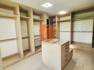 Foto 8 de Venta - Casa de venta sector Belisario Quevedo propiedad con estilo y prestigio para familias que buscan vivir bien en Latacunga/24urb53