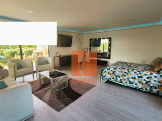 Foto 14 de Venta - Casa de venta sector Belisario Quevedo propiedad con estilo y prestigio para familias que buscan vivir bien en Latacunga/24urb53