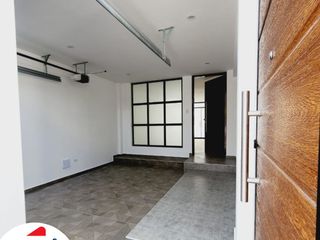 Foto 4 de VENDO HERMOSA Y AMPLIA CASA DE ESTRENO EN CERRO COLORADO