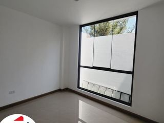 Foto 6 de VENDO HERMOSA Y AMPLIA CASA DE ESTRENO EN CERRO COLORADO