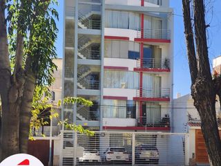 Foto 1 de EN VENTA LINDO DUPLEX CON TERRAZA FRENTE A PARQ EN JLBYR