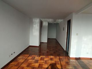 Foto 4 de VENTA DE LOCAL COMERCIAL - SURCO