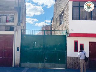 Foto 1 de TERRENO CON casa en Venta Jr. GARCILAZO DE LA VEGA