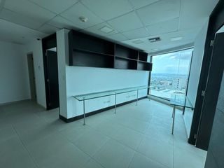 oficina comercial amoblada de venta en manta