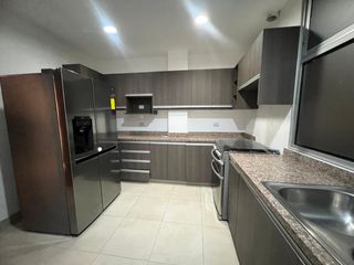 Foto 4 de SE ALQUILA MODERNO DEPARTAMENTO SEMIAMOBLADO EN PUERTO AZUL, VIA A LA COSTA, CON ASCENSOR PISO 3, SE ACEPTAN MASCOTAS